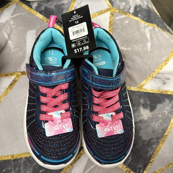 COPY - Athletic Works Toddlers Girls Low Top Light up Sneakers. - Picture 5 of 8